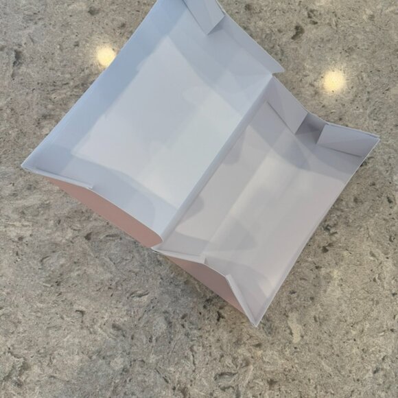 NEW, NEVER USED, SET OF 4 KATE SPADE COLLAPSABLE GIFT BOXES - Picture 2 of 5